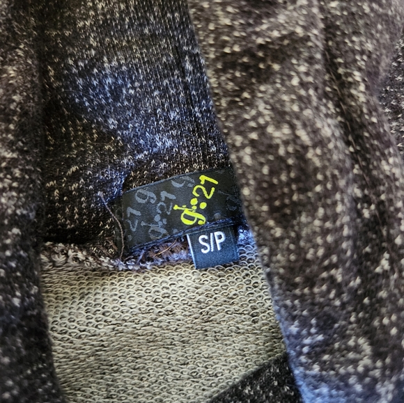 G21 | Heathered grey tall neck turtleneck - Picture 3 of 4